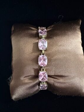 Vintage 925 signed Seta sterling  silver pink pronged- set Swarovski bracelet